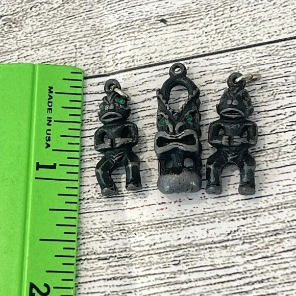 Vintage VTG Lot Of 3 Inca Charms / Pendants Rhinestone Green Eyes Black Metal - Picture 6 of 6